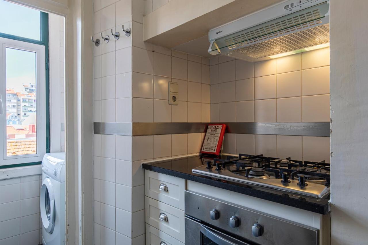 Typical 2Bdr Apartment In Lisbon By Lovelystay Exterior photo
