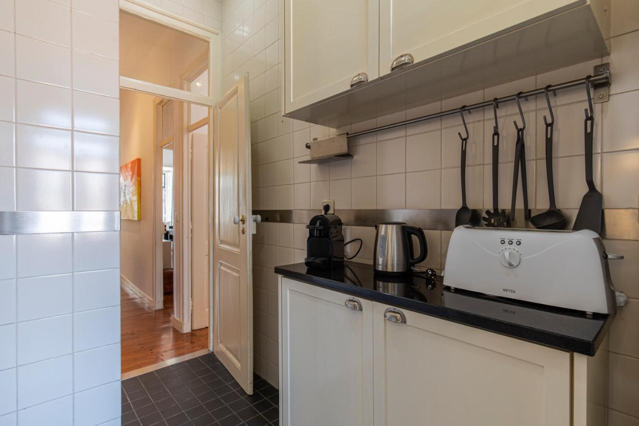 Typical 2Bdr Apartment In Lisbon By Lovelystay Exterior photo